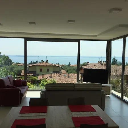 Attico La Pergola Appartement